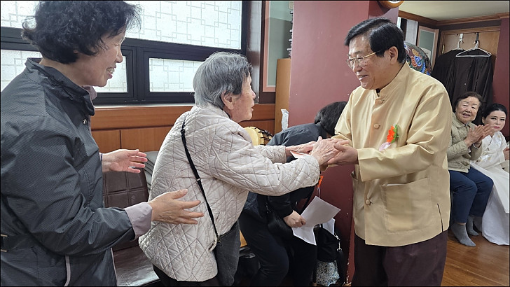 100세 보살님 격려