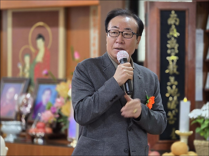 이상우 전 이사장 인사